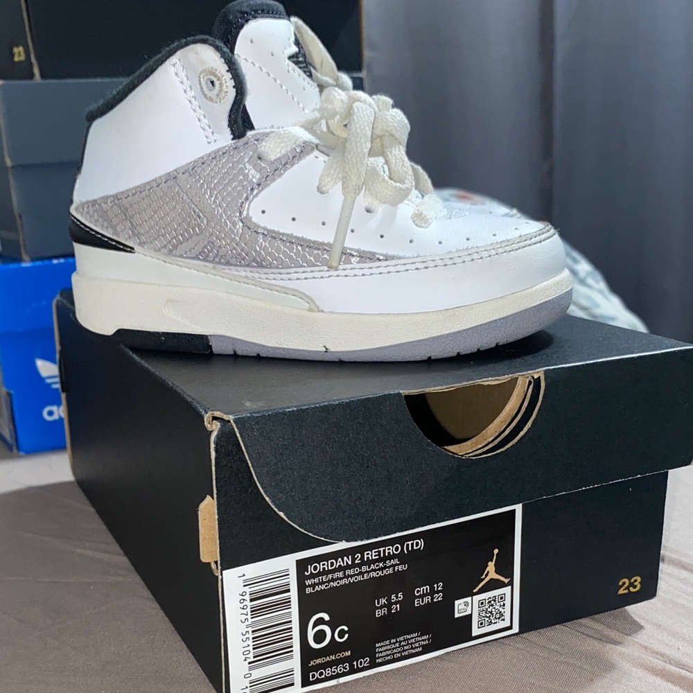 Jordan Retro 2 (UNISEX)